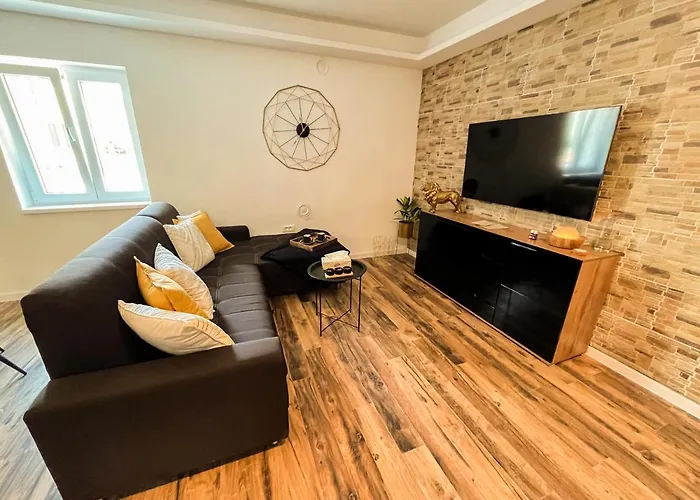 Golden Elio Apartment *