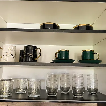 Golden Elio Apartment