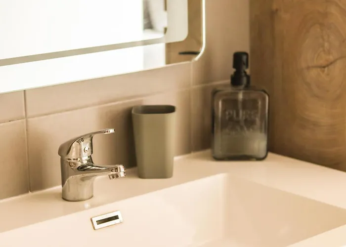 Golden Elio Пула