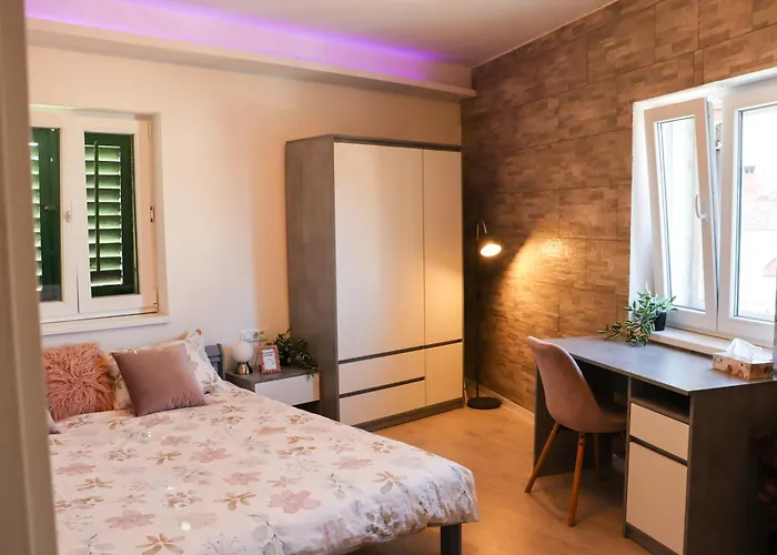 Golden Elio Apartman *