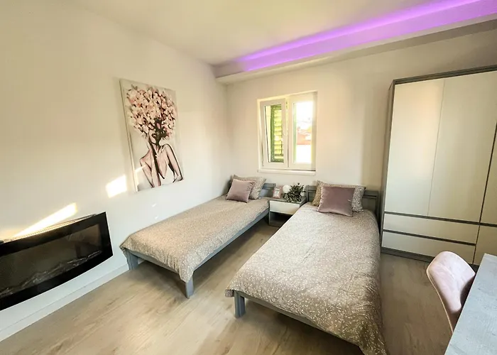 Golden Elio * Пула