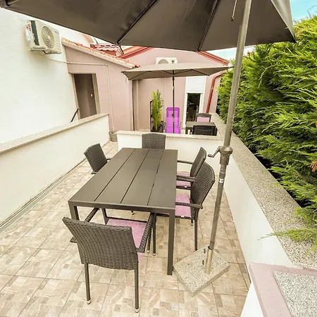 Golden Elio Apartament *