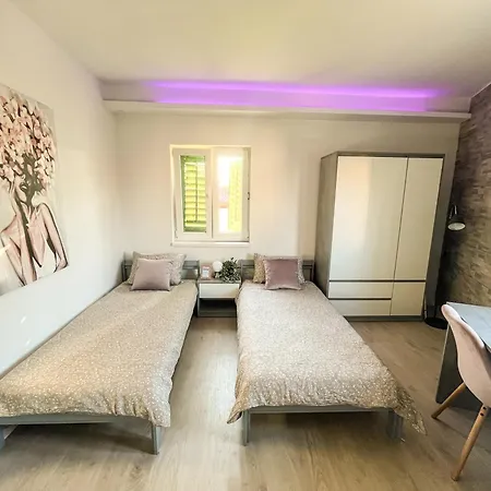 Golden Elio Apartment